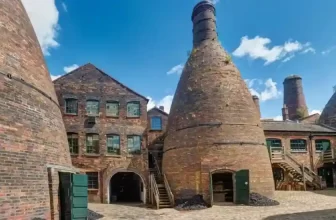 Study in Stoke-on-Tre­nt, UK