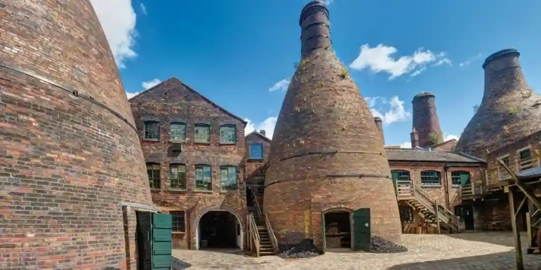 Study in Stoke-on-Tre­nt, UK